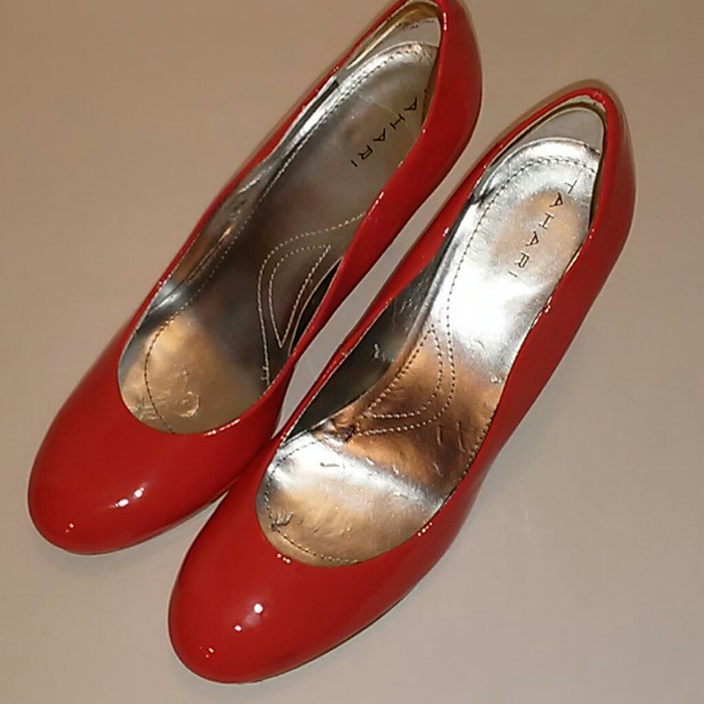Tahari Heels sz 10 M